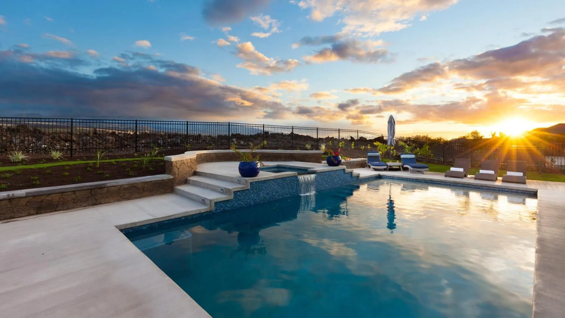 Aloha Spirit Ainamalu 4Br Home With Outdoor Living Room And Pool Waikoloa